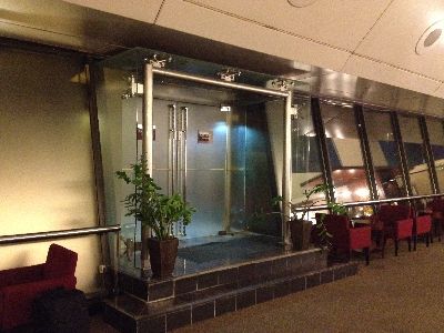 Ambassador Transit Lounge (T2)の喫煙スペースへの入口